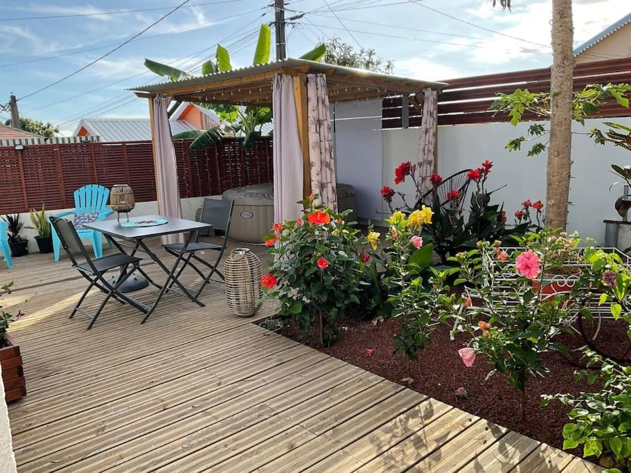 La Kaz Hibiscus, Jacuzzi Prive Villa Le Tampon Buitenkant foto